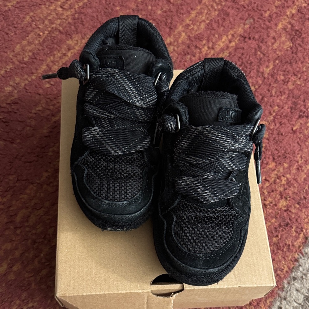 UGG Lowmel size 13